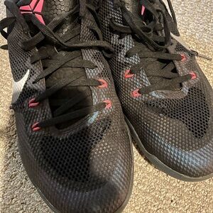 Nike basketball low top